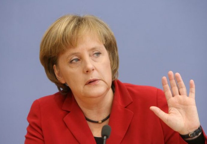 Angela Merkel će sutra primiti AstraZeneca vakcinu