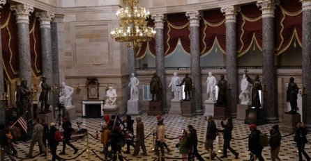 FBI: Studentica optužen za krađu znaka u Kapitolu, OTKRIVENA PUTEM DRUŠTVENIH MREŽA!