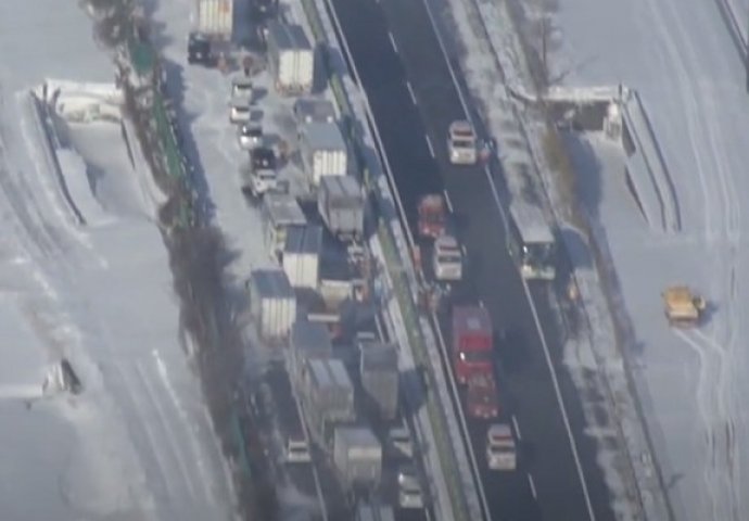 Nezapamćeni lančani sudar na autoputu: Slupalo se preko 130 vozila, 1 osoba poginula u Japanu