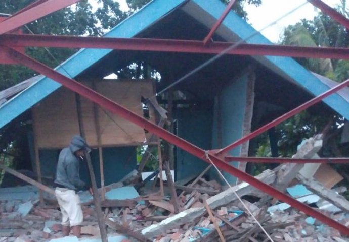 U razornom zemljotresu poginulo 90 osoba: 10.000 LJUDI EVAKUISANO, OGLASIO SE PREDSJEDNIK INDONEZIJE