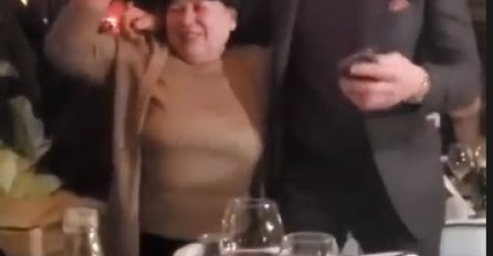 DUŠKO ZAGRLIO MAJKU - ONDA JE KAMERA SNIMILA JELENU KARLEUŠU: Pogledajte šta je obukla na proslavu MUŽEVOG rođendana! USIJAO SE INSTAGRAM