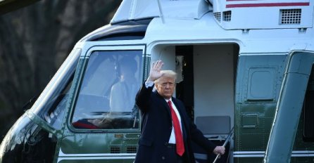 Pri odlasku Donald Tramp poručio javnosti: "Vratiti ćemo se u drugoj formi"