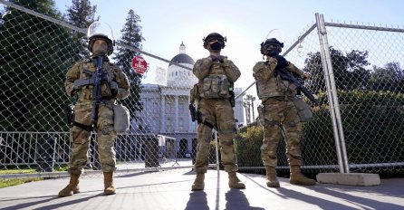 Republikanac pokušao da uđe u zgradu Kongresa s punim pištoljem