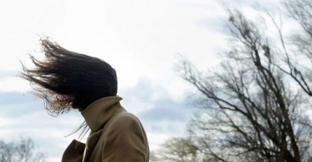 UPALJEN METEOALARM ZA OVE GRADOVE U BIH: Narandžasto upozorenje zbog jakog vjetra