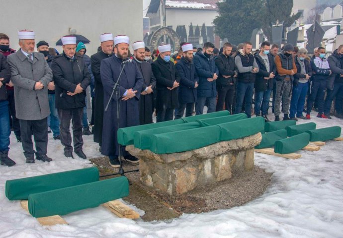 SLUČAJ IZ SUSJEDNE DRŽAVE: Bagerima razoreno muslimansko groblje, kosti završile na smetljištima