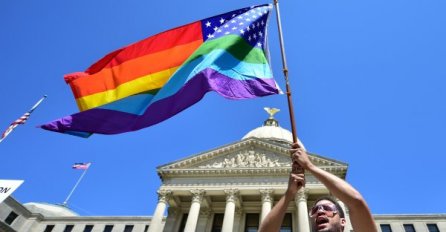 U zadnjim minutama Biden opoziva Trampove odluke o pravima LGBTQ osoba u Americi!