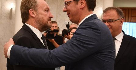 Vučić: Tražio sam da vidim izjavu Izetbegovića, da se uvjerim