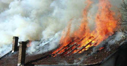 Izbio požar u porodičnoj kući, jedna osoba smrtno stradala u Sarajevu