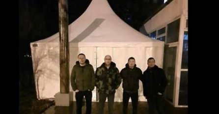 Zdravstveni radnici postavili šator ispred zgrade vlade u Mostaru