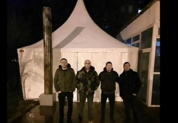 Zdravstveni radnici postavili šator ispred zgrade vlade u Mostaru