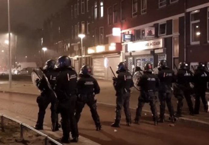 ESKALACIJA OTPORA PREMA LOCKDOWNU: Prosvjedi, nemiri, sukobi i pljačke traju u Nizozemskoj treću noć u nizu