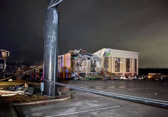 Tornado u Alabami usmrtio jedno, najmanje 20 povrijeđeni!