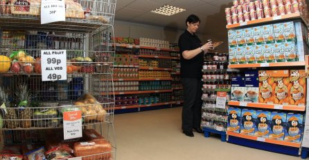 "Dok sam čekala svoj red kod kasirke u supermarketu, pojavila se jedna žena"