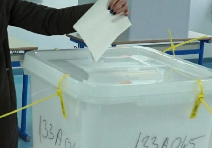 U Banjaluci izašlo 42,75 % birača do 15 sati, izlaznost u RS manja