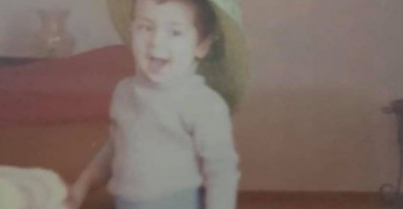 OVU FACU RIJETKO KO MOŽE DA PREPOZNA: Ovaj slatki dječak danas nasmijava cijeli reagion ZNATE LI O KOME JE RIJEČ?