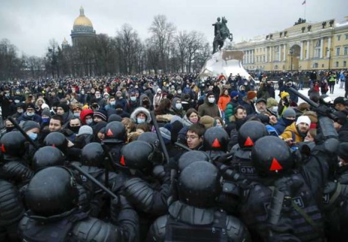 Nakon masovnih hapšenja na protestima, mjesta u moskovskom zatvoru nema dovoljno!