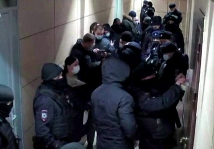 Moskovska policija upala u stan Navaljnih, uhapšen Aleksejev brat Oleg, napetosti rastu pred najavljeni veliki protest
