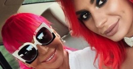 Bila je plava, pa roza - A NAKON POROĐAJA SE OFARBALA U CRNO: Pogledajte kako sada izgleda KĆERKA ZORICE BRUNCLIK, transformacija o kojoj se priča