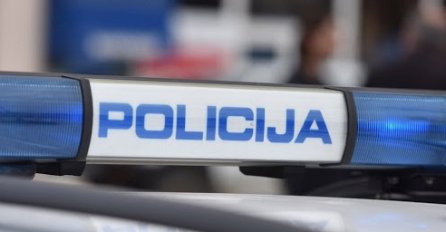 Teška saobraćajna nesreća kod Živinica: Dvije osobe povrijeđene u sudaru tri vozila