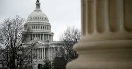 Muškarac uhapšen sa pištoljem i 20 metaka municije u blizini američkog Kapitola