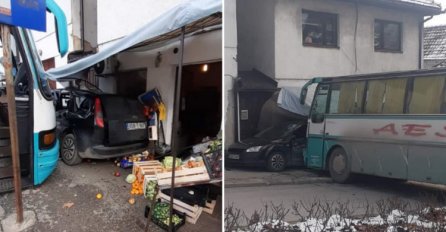 Školskom autobusu s djecom otkazale kočnice pa se zabio u automobil i trgovinu: Stižu prve informacije
