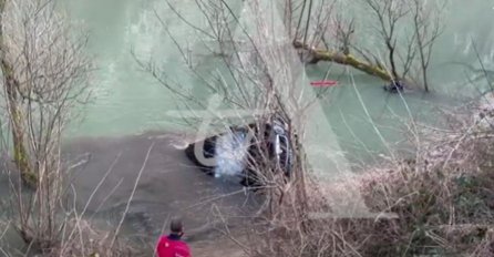 Nesreća u BiH: Sletio vozilom u jezero