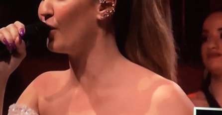 ONA VEČERAS NASTUPILA U ZVEZDAMA GRANDA, A ONDA JE KAMERA SNIMILA BEKSTEJDŽ: Prizor koji će vas raznježiti! (FOTO)