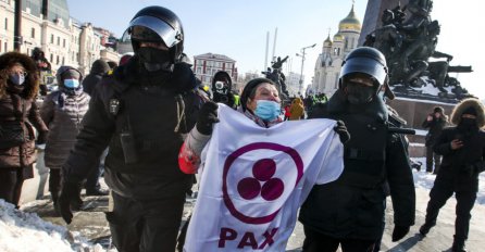 PROTESTI U RUSIJI: Okupili se demonstranti na dalekom istoku, odmah uslijedilo i HAPŠENJE