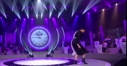 SRPSKA VODITELJICA PALA SA SCENE, VRIŠTALA OD BOLOVA- ODMAH ZAVRŠILA U BOLNICI: Evo kako se osjeća sada, ODMAH SE OGLASILA