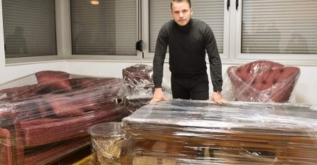 Stanivuković danas optužio Ćaćuna, a sad objavio sliku iz kabineta i poručio: E, ovo ti neće više trebati