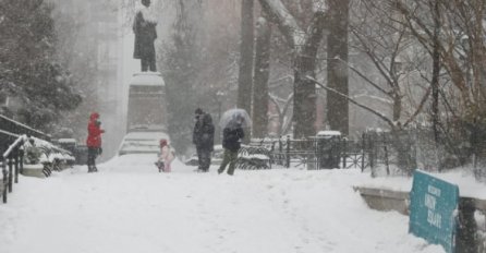 Snježna oluja na sjeveroistoku SAD, Njujork proglasio vanredno stanje