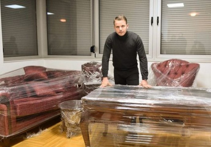 Koliko je koštao sporni namještaj sa kojim se fotografisao Stanivuković?