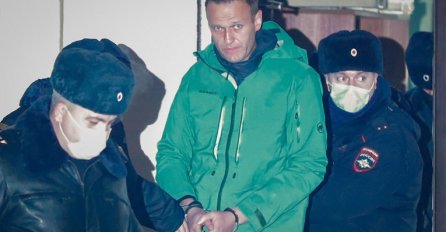 Navalni ide u zatvor! Uvjetna kazna pretvorena u zatvorsku