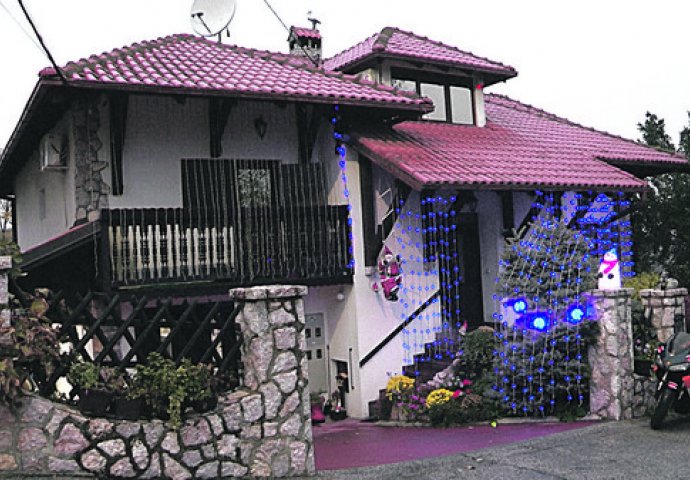 U OVOJ KUĆI ŽIVI ZVEZDA GRANDA, ZAVIRITE U UNUTRAŠNJOST: Kad vidite ove detalje, ZABEZEKNUT ĆETE SE! (FOTO)