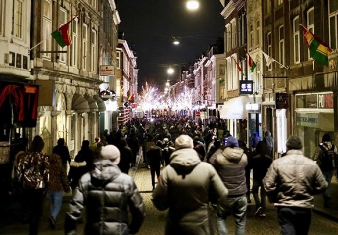 Nizozemska uprkos protestima produžuje skoro sve mjere do ožujka