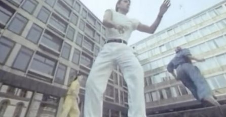 NEMA ŠANSE DA POGODITE KO JE MUŠKARAC PORED BRENE: Svi ga jako dobro znate, a na početku karijere plesao je u BRENINOM SPOTU