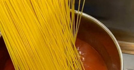 Žena u videu pokazala 'trik' za kuhanje špageta, pa šokirala sve pratitelje: Sve žene žele OVO DANAS PROBATI! OVO JOŠ NISMO VIDJELI