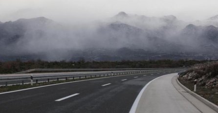 STANJE NA PUTEVIMA: Opasnost od klizišta na magistralnom putu