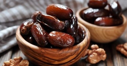 ZNATE LI ŠTA ĆE SE DESITI AKO SVAKOG DANA POJEDETE NEKOLIKO HURMI? Evo šta one čine za naše zdravlje...