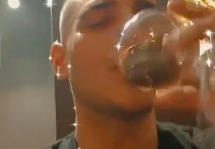 OVAKO MARINA PROSLAVLJA ROĐENDAN: Organizovali pravu FEŠTU, MARINA PLEŠE, ALI SVI GLEDAJU ŠTA RADI DARKO (FOTO)