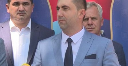 Hiljade korisnika društvenih mreža podijelilo snimke: Voda crvene boje preplavila grad u Indoneziji nakon poplave (VIDEO)