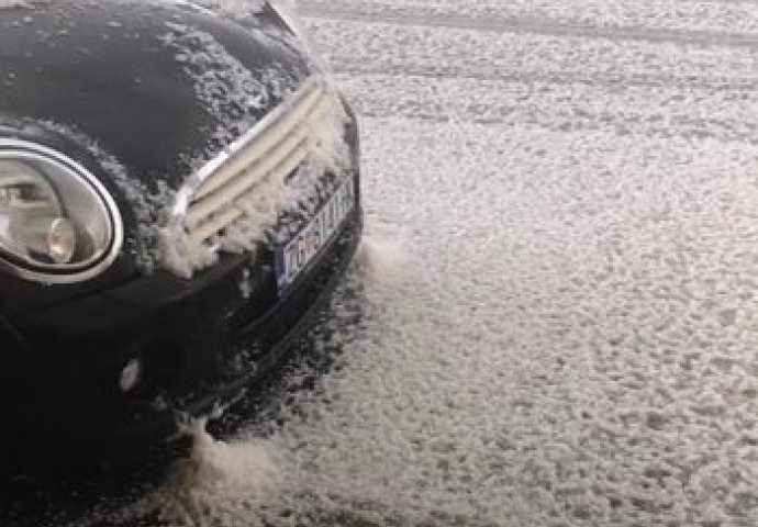 GRAD TUKAO, SLOJ LEDA PREKRIO CIJELE ULICE: Pogledajte nevjerovatne prizore, objavljen video iz Hrvatske