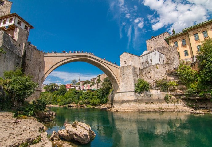 Zenica i Mostar danas najtopliji gradovi u BiH, sutra poslijepodne slijedi naoblačenje