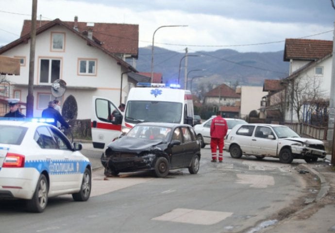 SUDAR DVA VOZILA: Saobraćajna nesreća oko 16 sati, stižu prve informacije