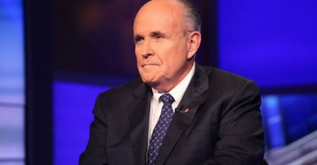 Giuliani je vršio pritisak na Ukrajinu da istraži porodicu Biden, otkriva novi transkript