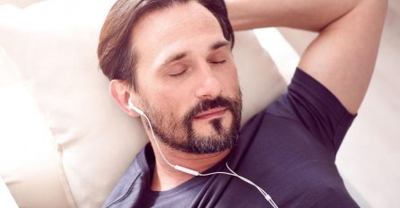 ZASPAO SA SLUŠALICAMA, A UJUTRO JE OSJETIO BOL U PRSIMA: Liječnici nisu mogli vjerovati svojim očima