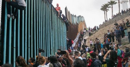 Biden je ukinuo nacionalnu hitnu situaciju na južnoj granici SAD-a koja je omogućila Trumpu da financira granični zid