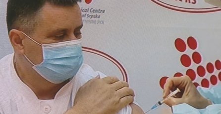 Prvi Bosanac primio vakcinu protiv COVID-a