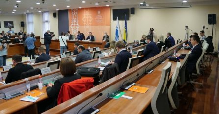 PAUZA TREBALA TRAJATI 10 MINUTA, ODUŽILA SE NA VIŠE OD SAT VREMENA: Odgođena sjednica Gradskog vijeća Mostar