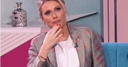 ŠABANU PJEVALA PRATEĆE VOKALE, EVO KAKO JE IZGLEDALA DAJANA PAUNOVIĆ PRIJE SLAVE I PLASTIČARA: Iznenadit ćete se